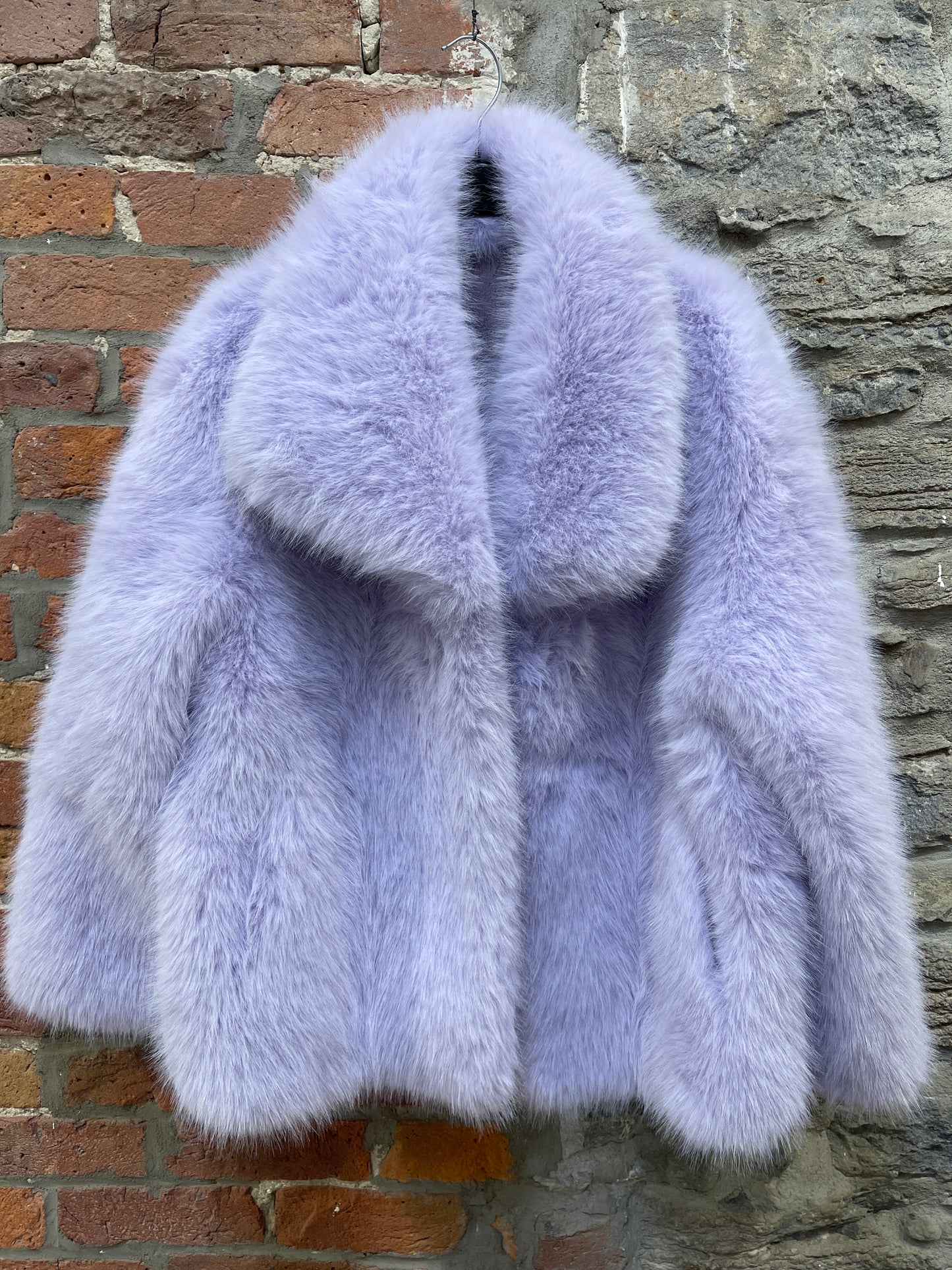 AL- Manteau en fausse fourrure à col rabattable