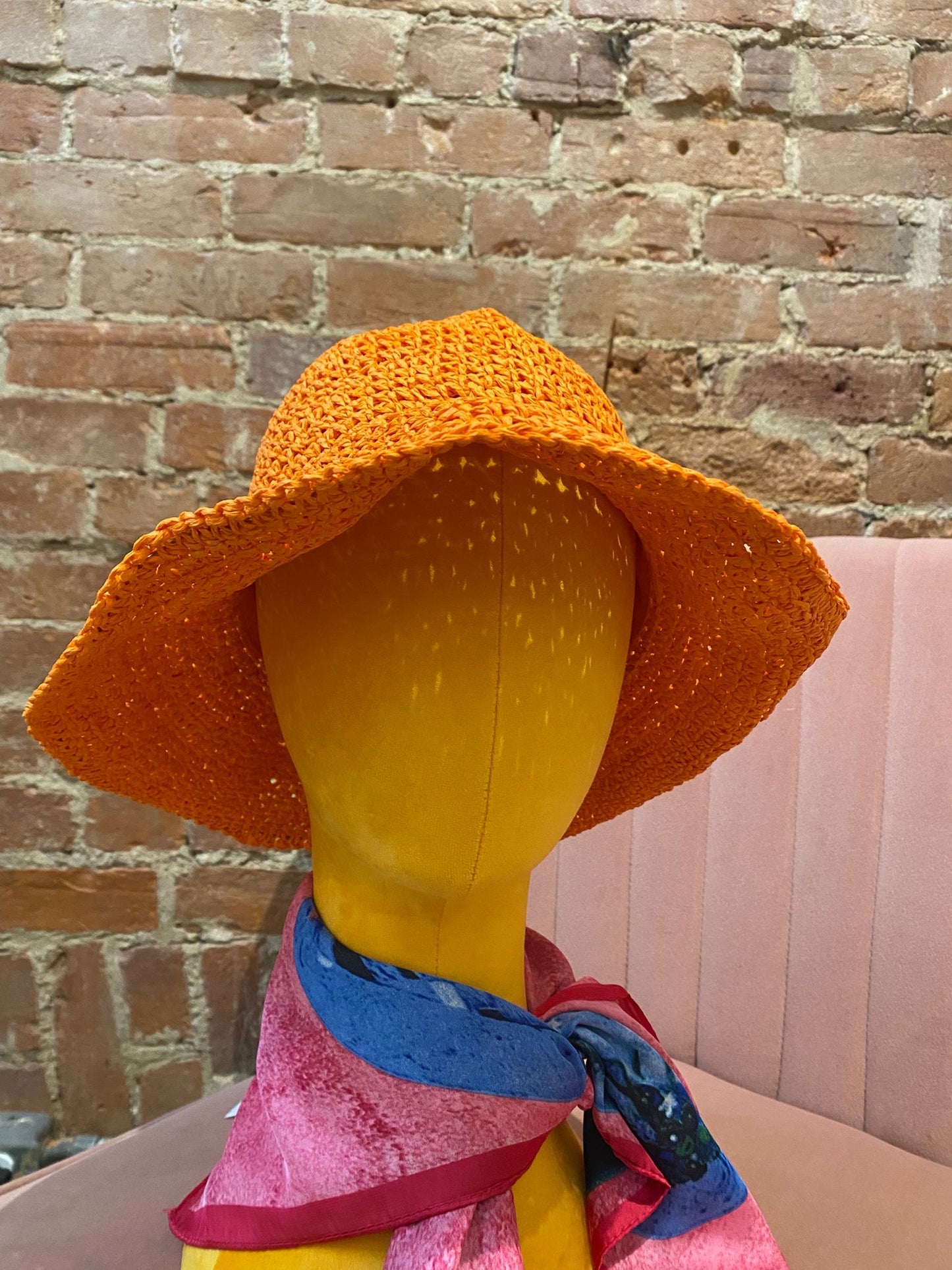 SU- chapeau en paille