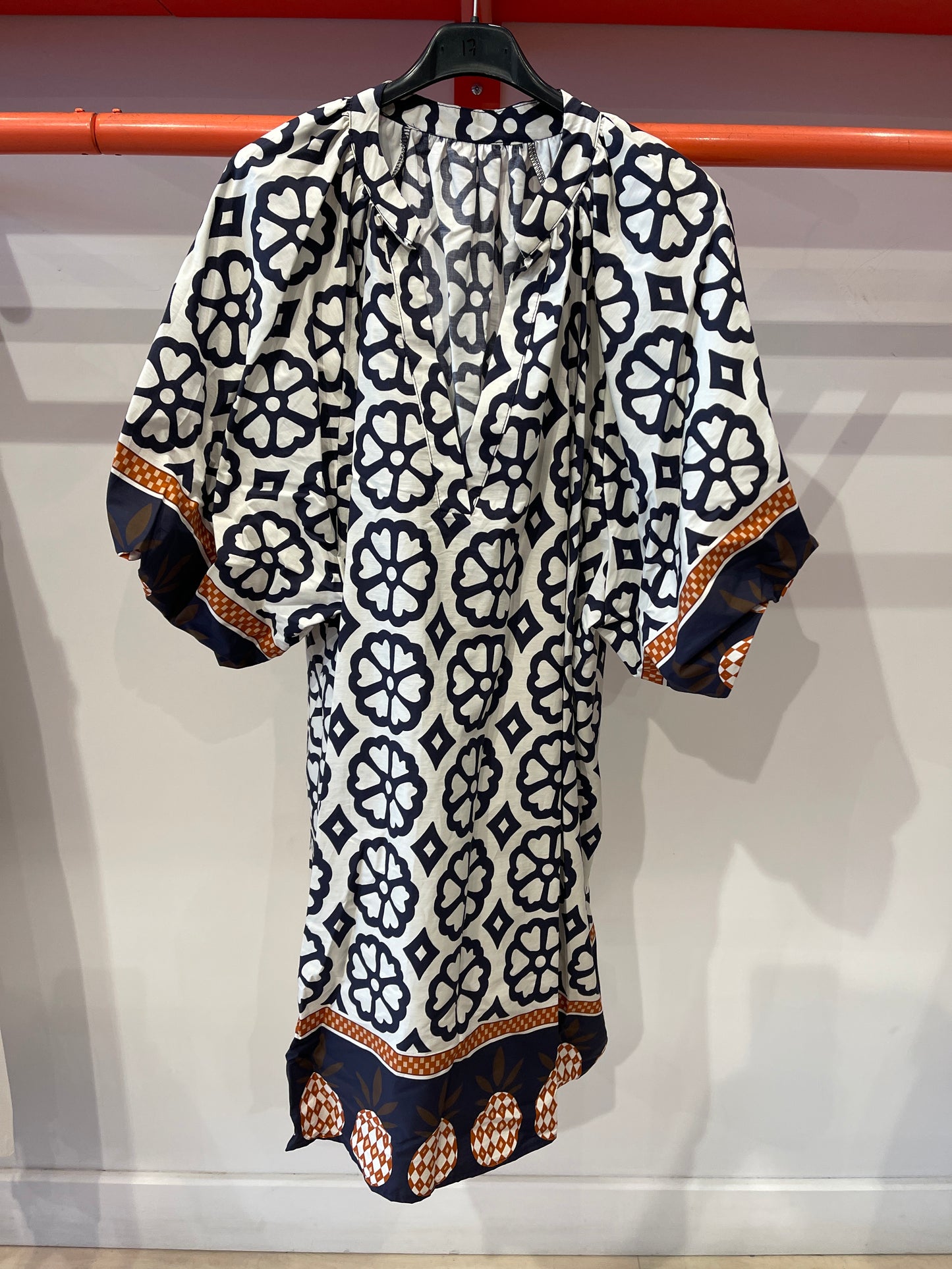 BR- 5049-C12 Robe