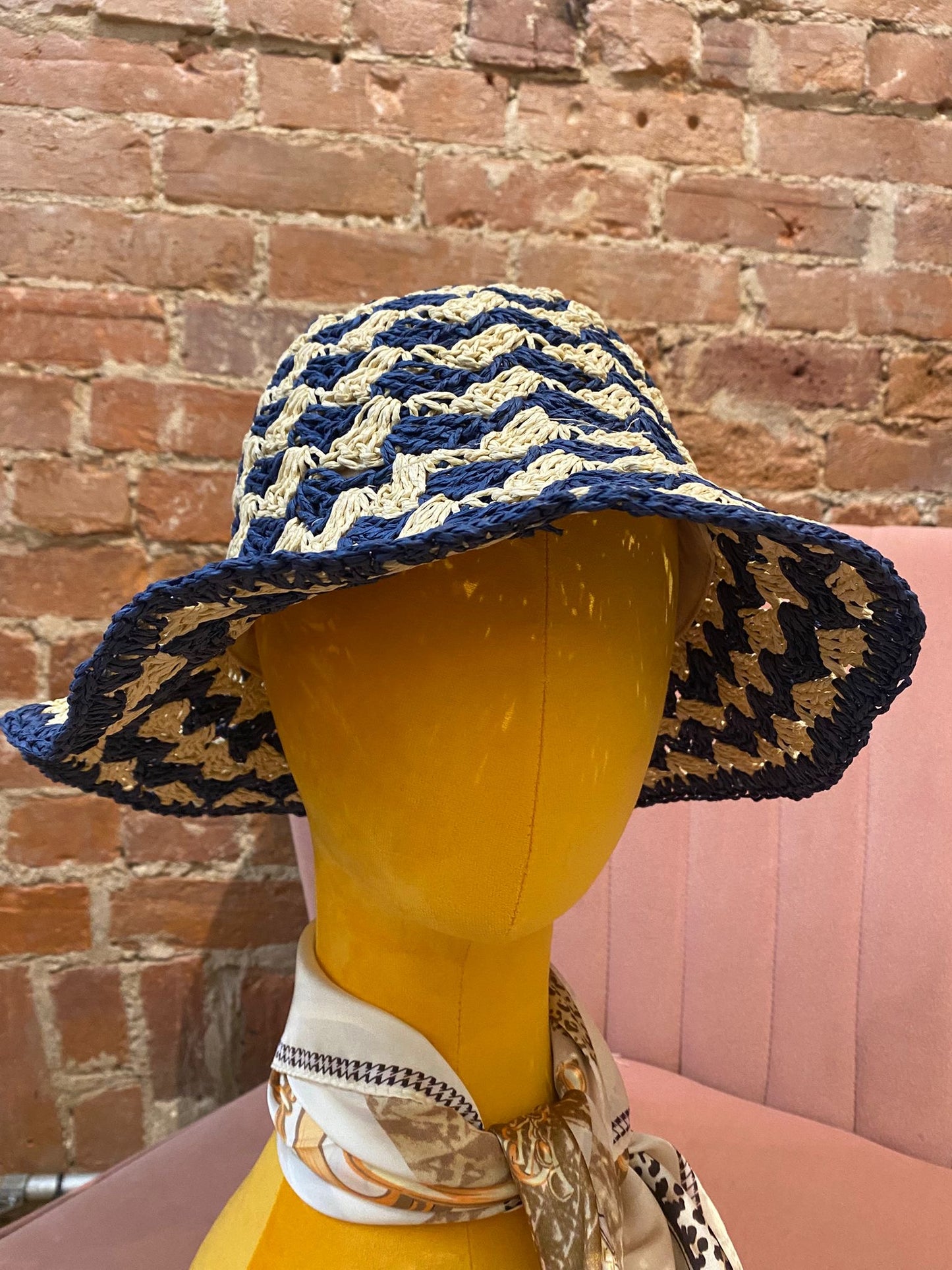 SU- chapeau en paille