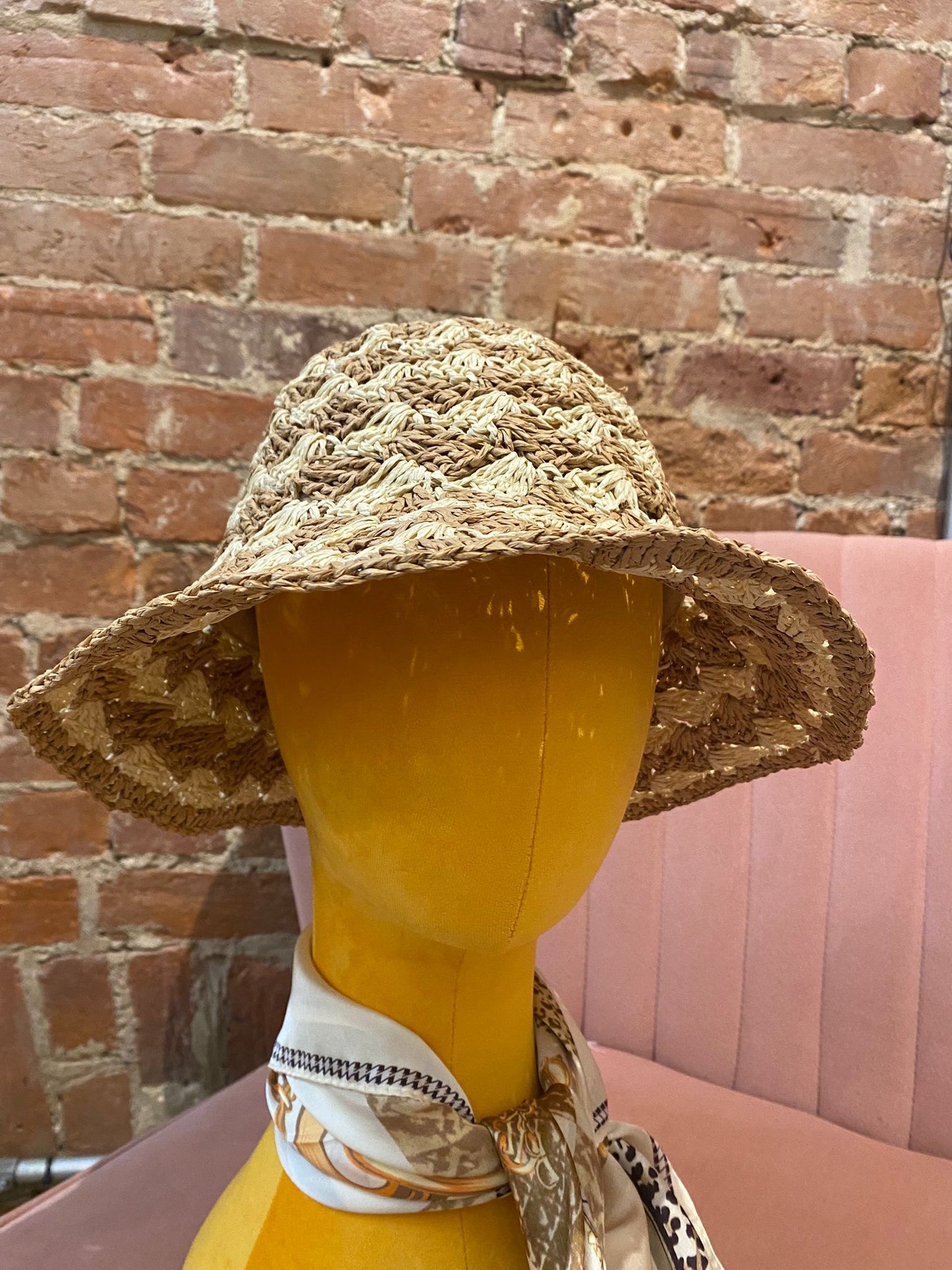 SU- chapeau en paille