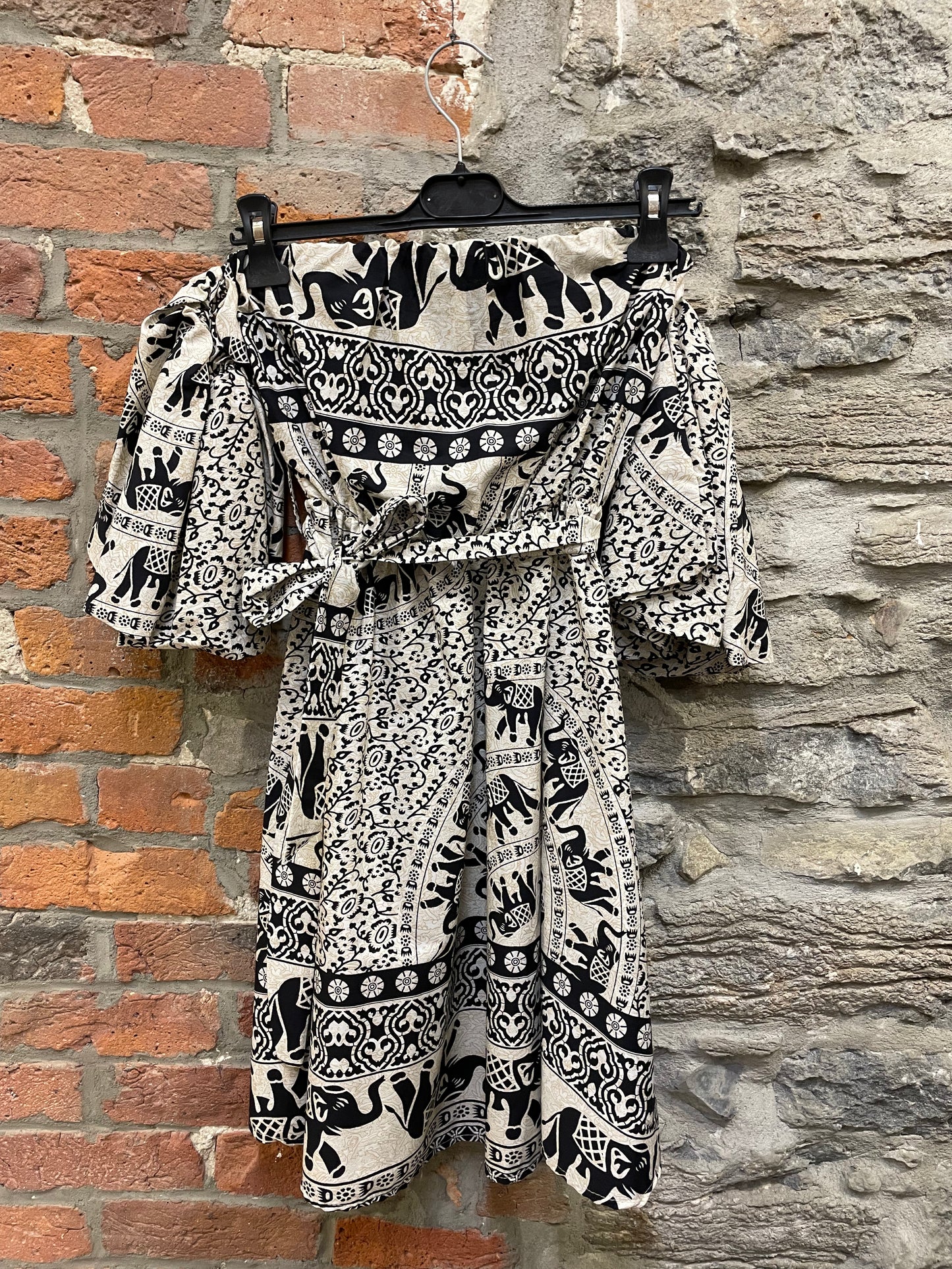 BR- 2003-C12 Robe / Dress