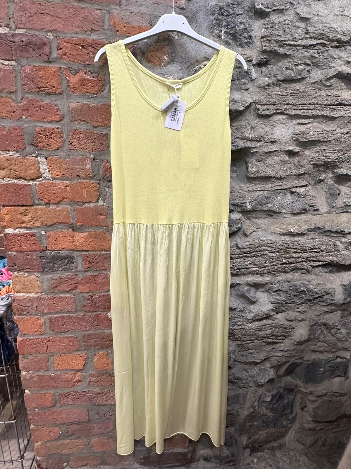 EL- 831412 Robe