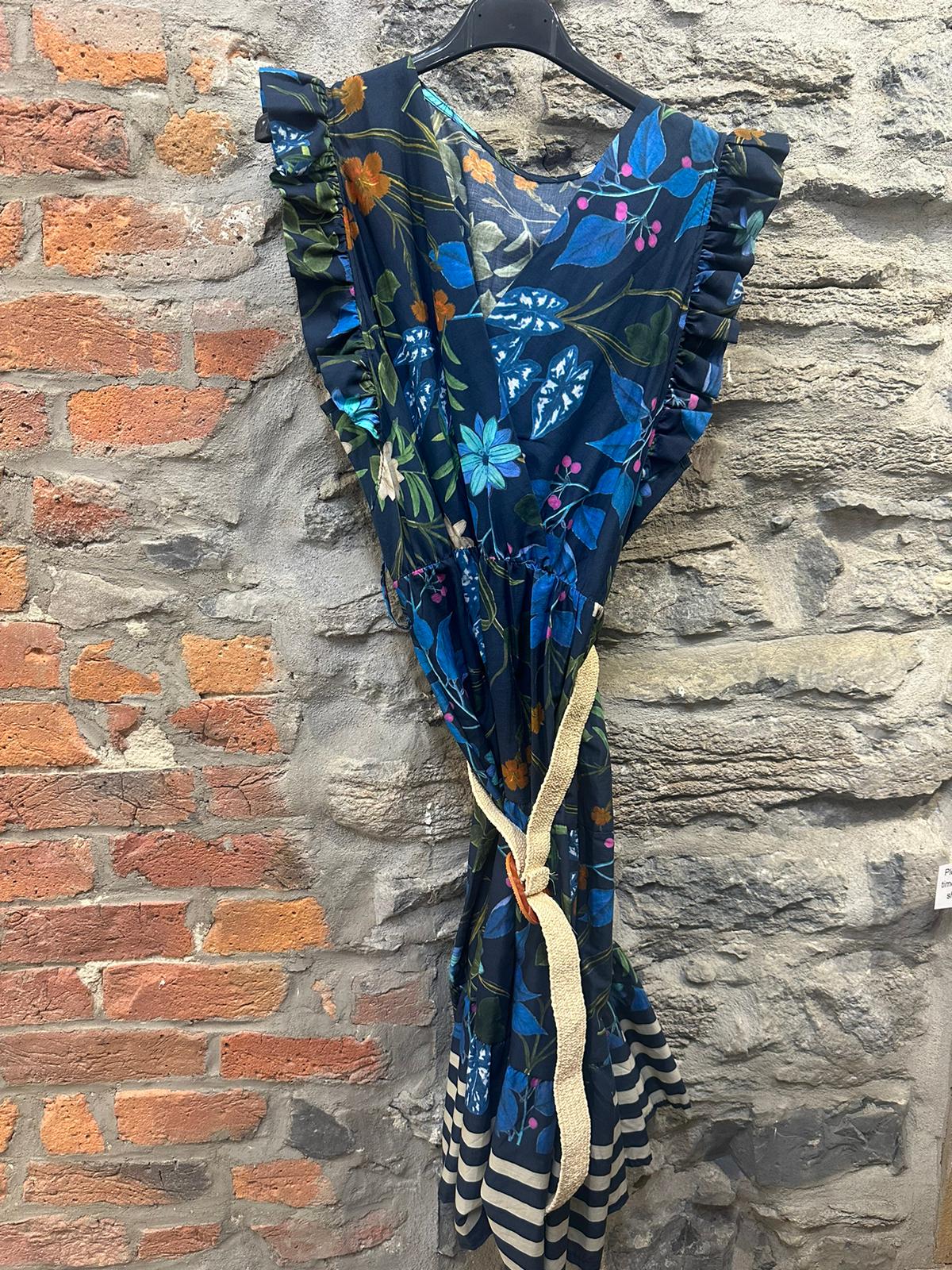 BR- 1895 Robe