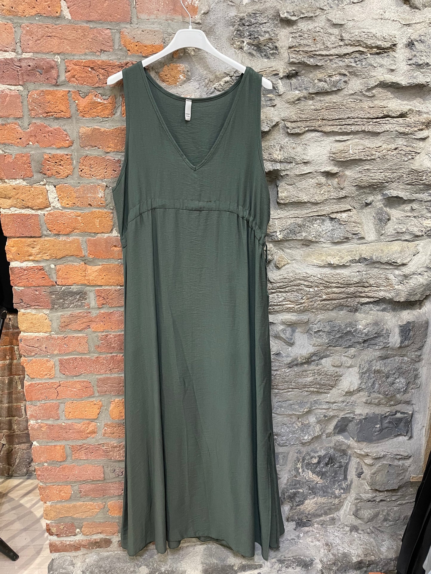 LA- 2269 Dress