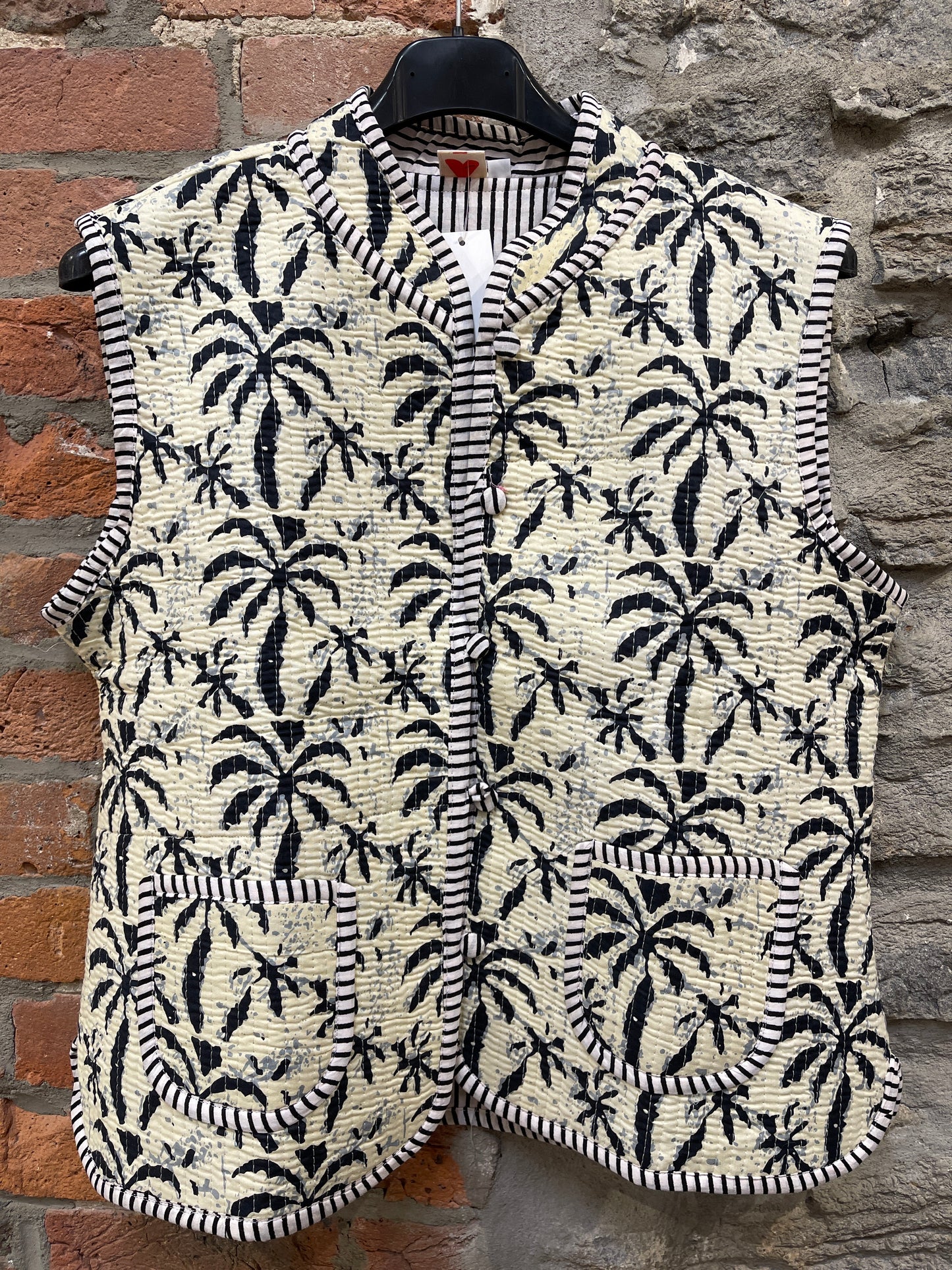 IN- Vest