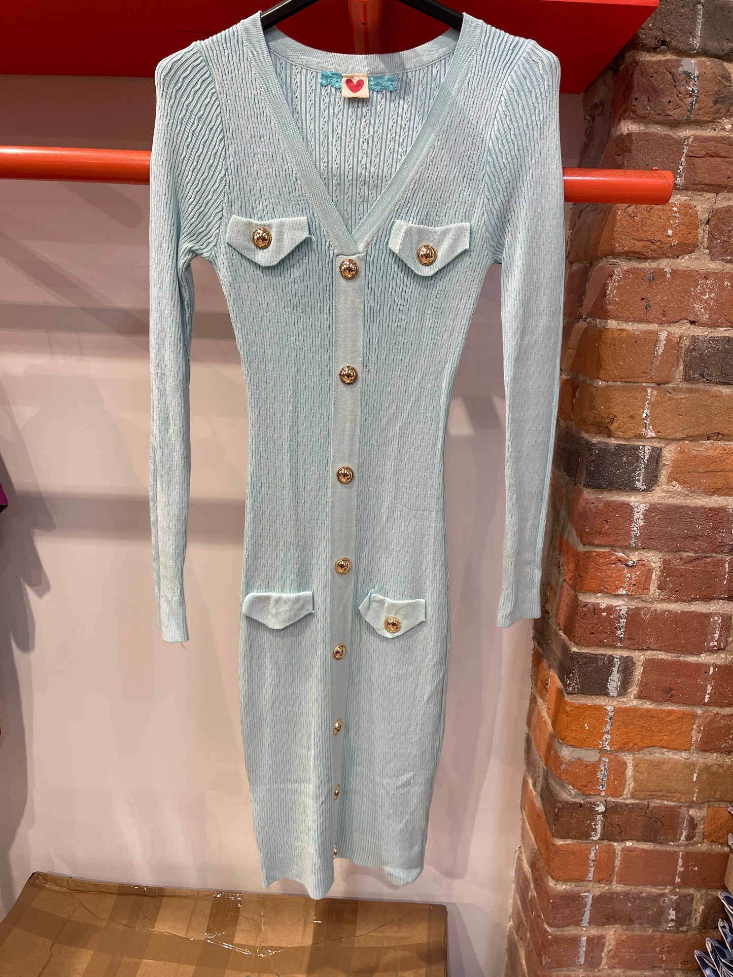 FR- 58242 Robe