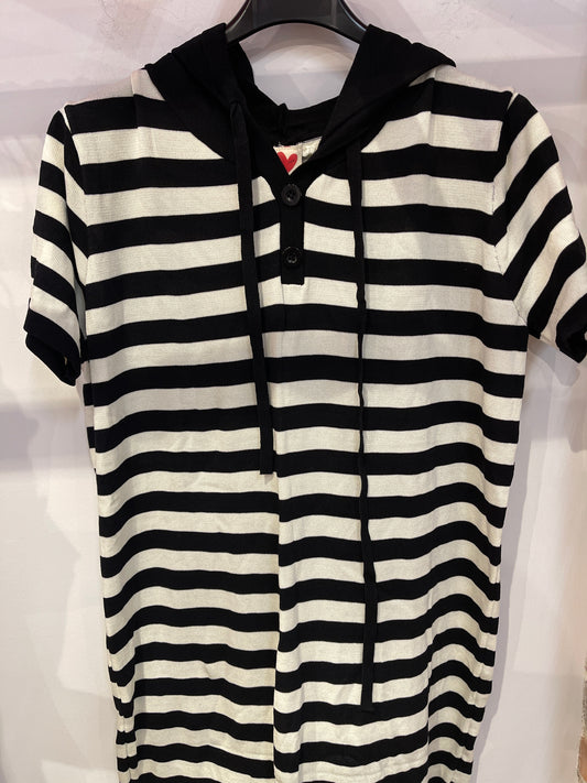 FR- 88049 Robe