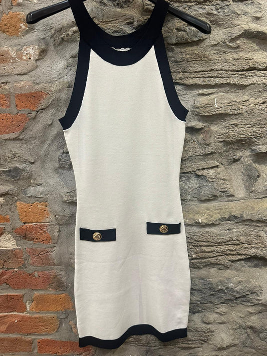 FR- 58206 Robe