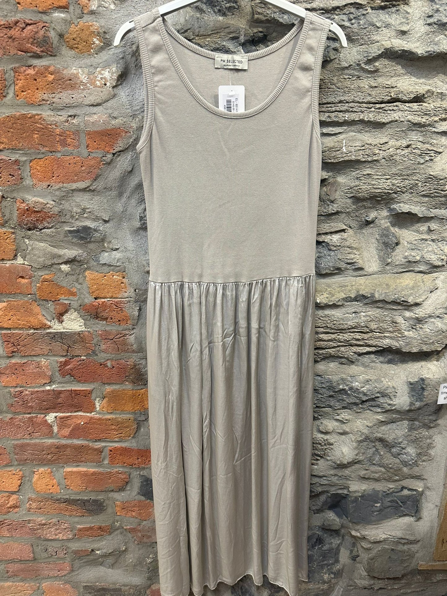 EL- 831412 Robe