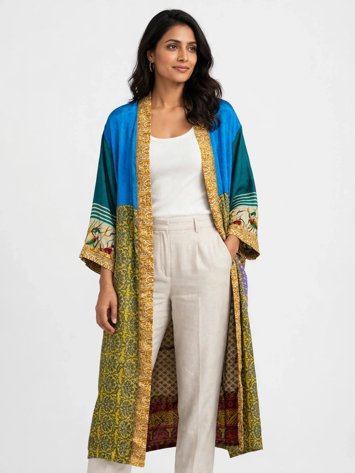 IN- Kimono en Soie on model