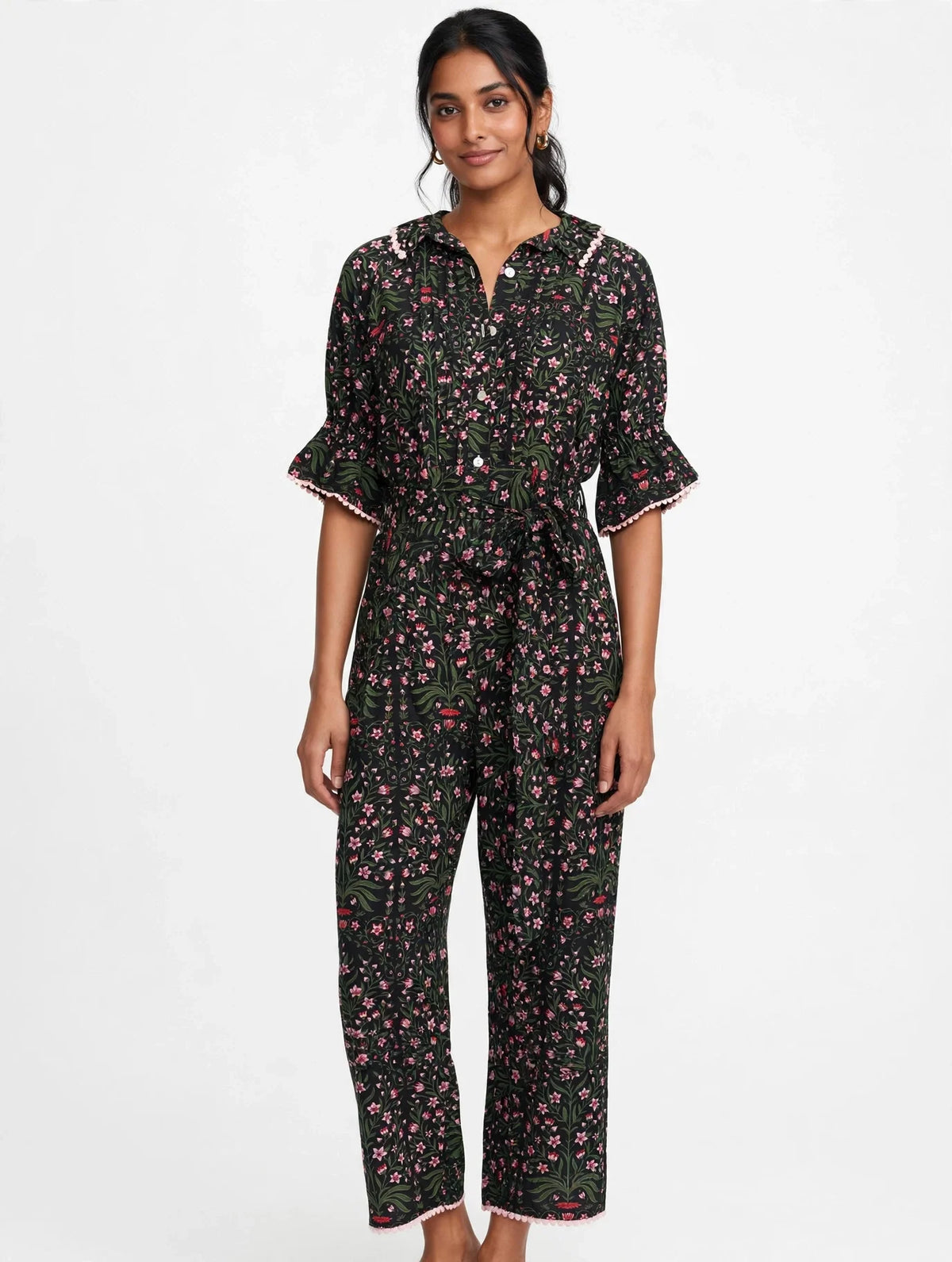 In- Robe asiatique a manches courtes on model