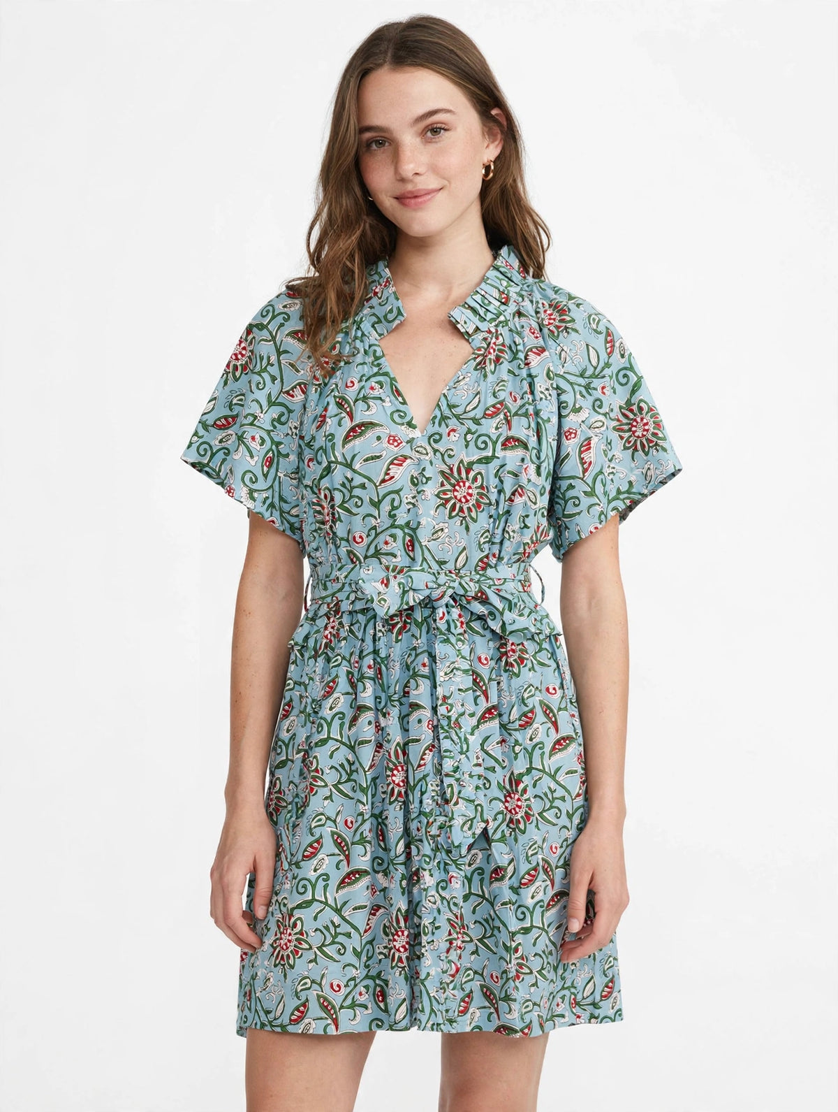 IN- Robe à manches courtes avec ceinture - on model