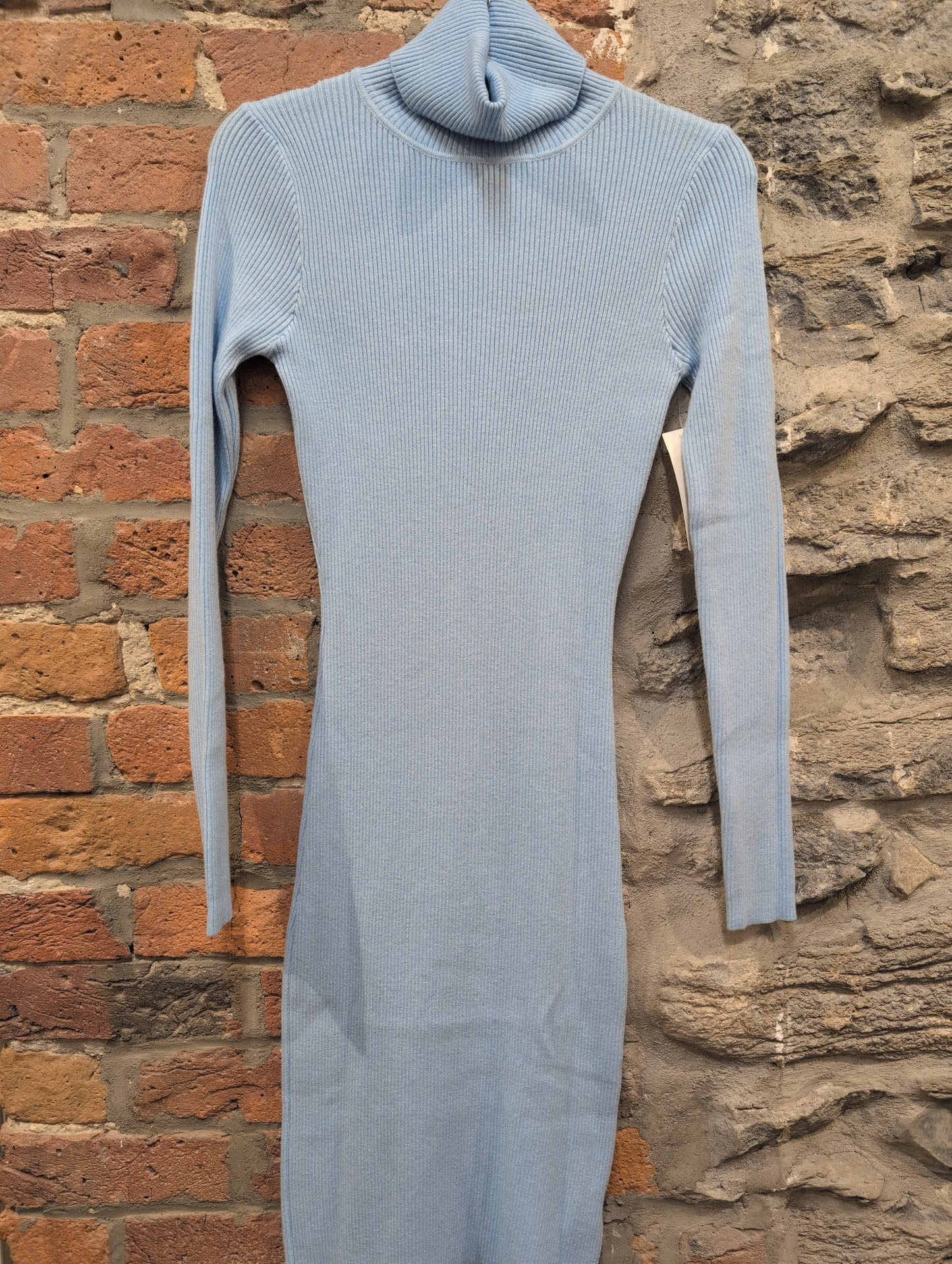 FR- 2090 Robe à Col Roulé
