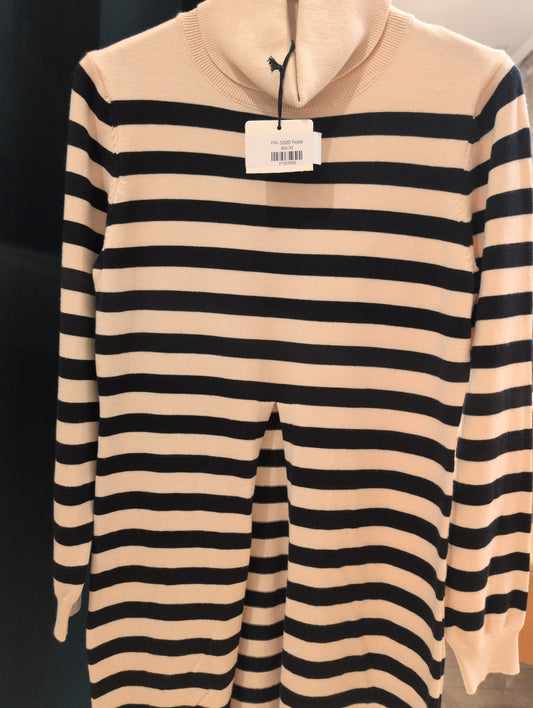FR- 5320 Robe