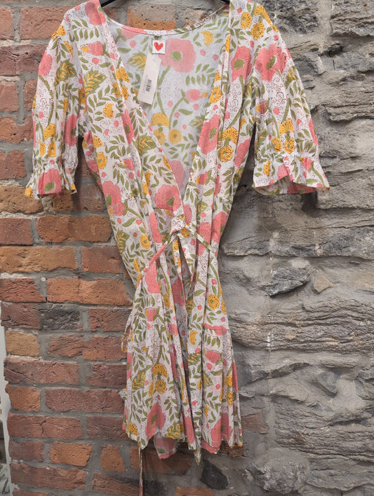 IN- Robe courte à manches courtes
