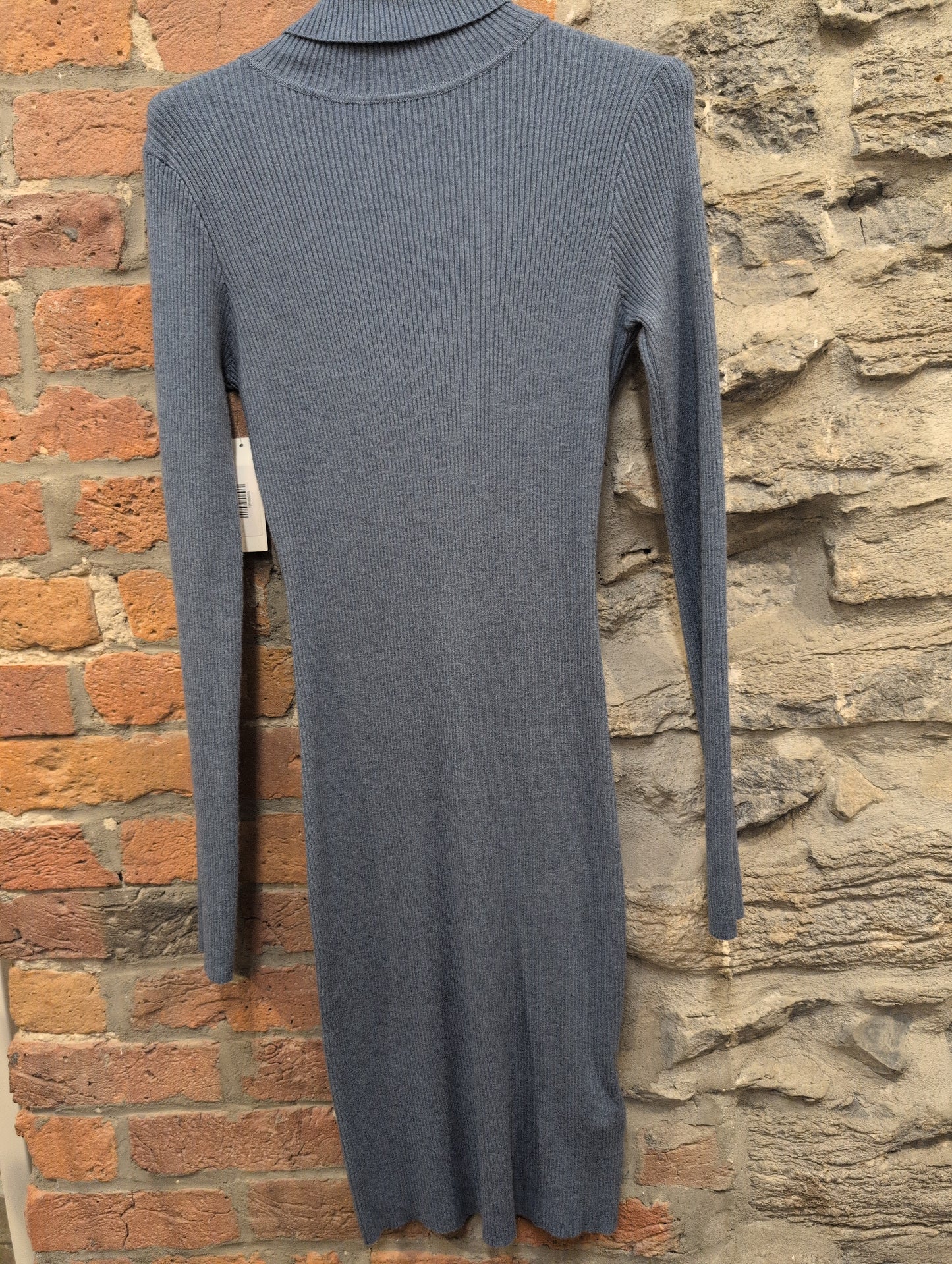 FR- 2090 Robe à Col Roulé