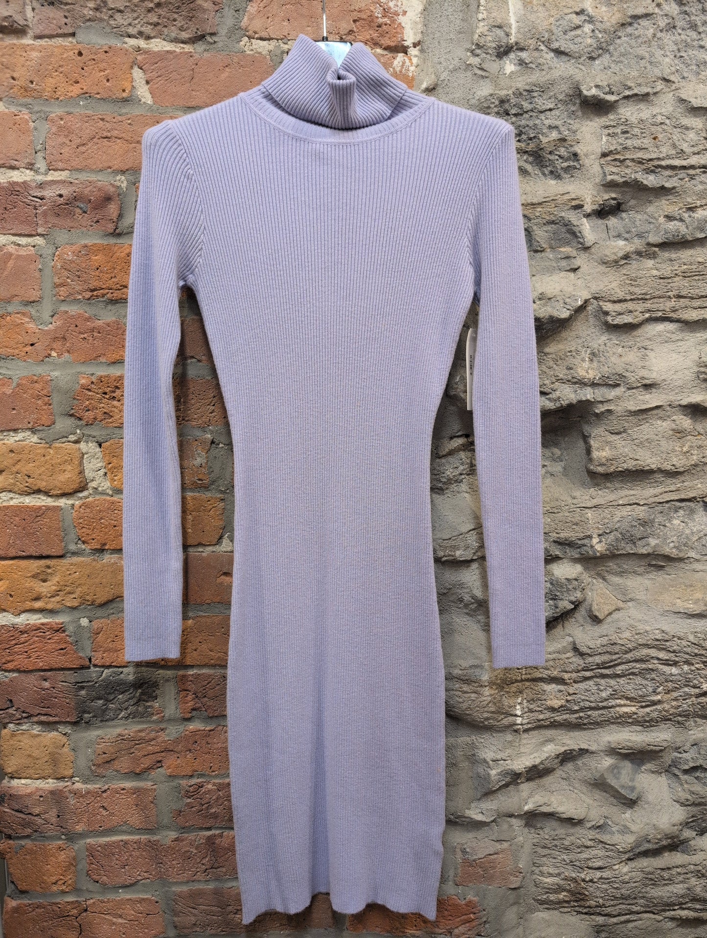 FR- 2090 Robe à Col Roulé
