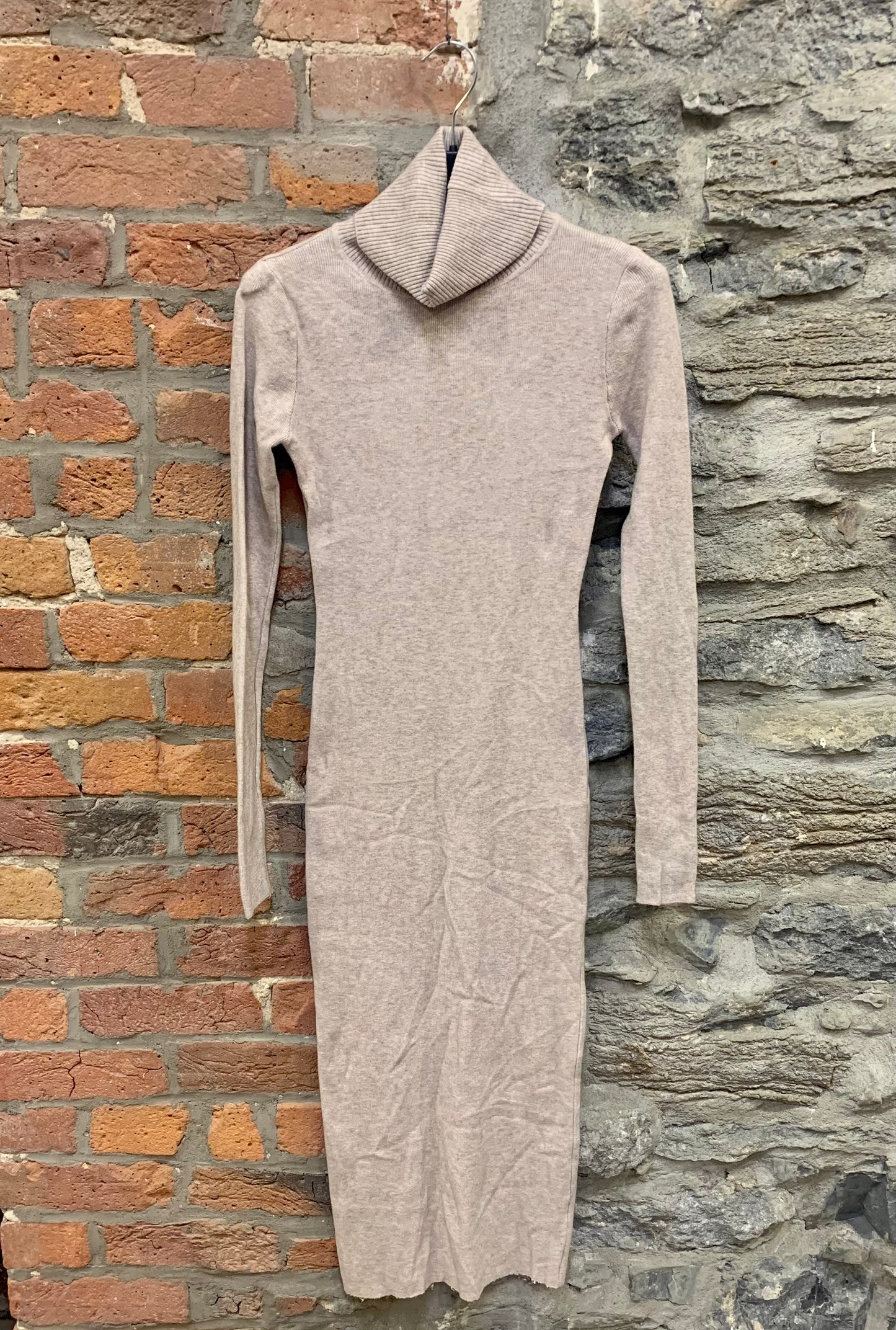 FR- 7003 Robe à Col Roulé / Turtleneck Dress