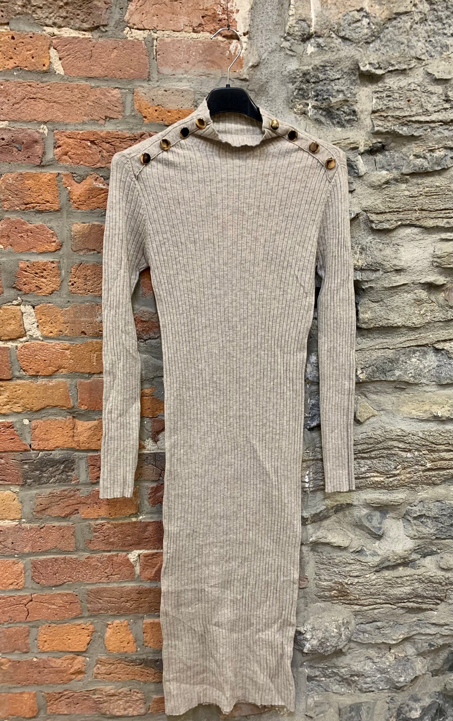 FR-1113 Robe